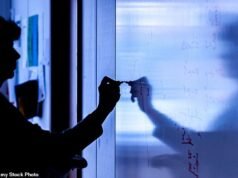 El sindicato advierte que las escuelas enfrentan una “crisis de masculinidad” mientras casi una cuarta parte de las maestras se quejan de la misoginia de los estudiantes