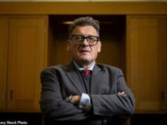 El parlamentario laborista suspendido afirma que el número 10 está detrás de la difamación sobre salud mental después de desafiar a Starmer sobre la reforma del jurado