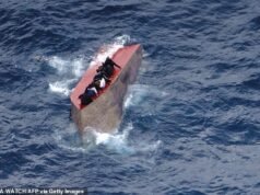 Más de 70 inmigrantes habrían muerto después de que un pequeño barco lleno de gente zozobra frente a la costa de Libia