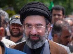 El nuevo líder supremo de Irán está “inconsciente” en la ciudad santa e incapaz de liderar un país devastado por la guerra, dice un memorando de inteligencia