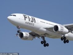 Caos en vuelo cuando el vuelo de Fiji Airways procedente de Sydney intenta aterrizar TRES veces en Fiji antes de ser desviado, mientras los pasajeros vomitan en los pasillos