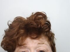 Madre borracha y drogada que se jactaba de ser una ‘piloto de rally’ antes de un accidente a 130 km/h con cinco niños en el coche encarcelados