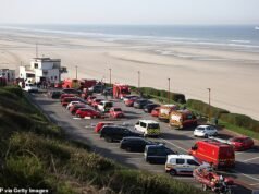 “Piloto de taxi acuático” sudanés acusado por la muerte de cuatro inmigrantes que se ahogaron mientras intentaban cruzar el Canal de la Mancha