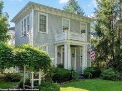 El director ejecutivo y la esposa de un instructor de Pilates que conduce un Porsche compran una impresionante casa de 1878, tan histórica que se ha convertido en un hito… ahora han indignado a sus nuevos vecinos con los planes al estilo de Chip y Joanna Gaines.