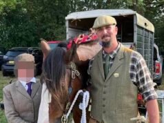 Los profesores que jugaron al cricket con un faisán muerto y mataron polluelos delante de sus alumnos tienen prohibido asistir a clase.