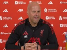 Arne Slot revela el momento en París cuando supo que los fanáticos del Liverpool todavía lo respaldaban, Eddie Howe responde a las dudas sobre su futuro: PREMIER LEAGUE EN VIVO