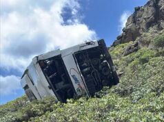 Un británico muere cuando un autobús turístico que transportaba a turistas británicos se hunde en un barranco, hiriendo a otras 14 personas, en las Islas Canarias