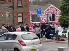 Los empleados de una peluquería turca rival que blandieron tijeras y llaves inglesas durante una gran pelea por los planes de abrir una nueva tienda en la ciudad se salvan de la cárcel.