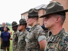 Furia contra Trump por la ‘guerra sin fin’ mientras millones de jóvenes serán reclutados automáticamente en el ejército… incluido un giro ‘enfermizo’ para los inmigrantes ilegales