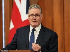 El acuerdo sobre las Islas Chagos está al borde, ya que Keir Starmer se ve obligado a retrasar el plan de traspaso después de que Trump retirara su apoyo y lo calificara de “acto de gran estupidez”.