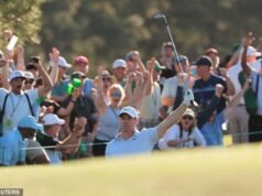 Rory McIlroy toma ventaja de SEIS golpes en el Masters: el intrépido campeón defensor aprieta el control de Augusta mientras da un paso de gigante hacia otra chaqueta verde con una impresionante segunda ronda