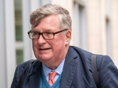 El ex administrador de fondos de cobertura Crispin Odey retira una demanda por difamación de £ 79 millones contra el Financial Times por acusaciones de que agredió sexualmente a mujeres