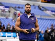 La estrella de la NFL lanza una bomba sobre su familia biológica después de ser adoptada cuando era un bebé