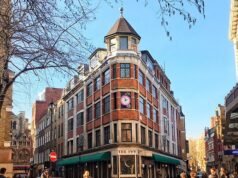 El propietario de Ivy, Richard Caring, apodado el “Rey de Mayfair”, está vendiendo su imperio de restaurantes al jeque de Abu Dhabi por 1.400 millones de libras esterlinas.