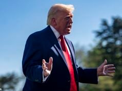 Trump mantiene conversaciones de crisis sobre economía mientras se intensifica la guerra en Irán y el presidente admite que los precios del gas no bajarán hasta las elecciones intermedias