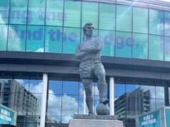 Vi a mi amado equipo perder (otra vez) en Wembley, pero he aquí por qué todavía salí con una sonrisa cuando la final muestra el mérito de apoyar a un club de liga inferior en medio de la codicia de la Premier League, escribe OLIVER HOLT.