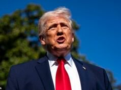 Trump critica al Papa Leo por ser “DÉBIL en materia de crimen” por pasar tiempo con los demócratas y dice que el pontífice nacido en Estados Unidos “no estaría en el Vaticano” sin él