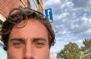 Un padre de Chicago de 25 años que trabajaba como modelo fue asesinado a golpes afuera de un bar semanas antes de la llegada de su segundo bebé, mientras la policía publicaba fotografías de cuatro sospechosos.