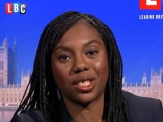 Kemi Badenoch señala que impedirá que los británicos obtengan puntos en sus licencias si superan los límites de 20 mph, mientras el líder conservador pide un “equilibrio” en las infracciones de conducción.