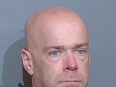 Mirón del Servicio Secreto: agente en prácticas de 41 años arrestado por ‘espiar a un compañero de cuarto con una cámara oculta disfrazada de cargador de teléfono’ como parte de un inquietante sistema de vigilancia