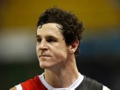 Estrella de la AFL despedida como capitán del club de fútbol después de UN juego por golpear a uno de sus propios compañeros de equipo