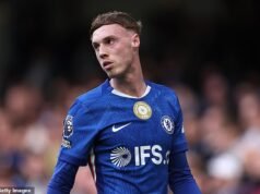 Cole Palmer rompe el silencio sobre las especulaciones sobre la transferencia del Man United y se sincera sobre el futuro del Chelsea después de las conversaciones con los propietarios del club.