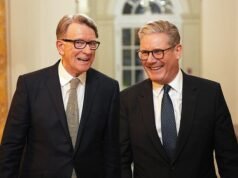 Los dos principales asesores de Starmer conocieron el escándalo de Mandelson hace SEMANAS cuando se instó al primer ministro a asumir la responsabilidad y dimitir.