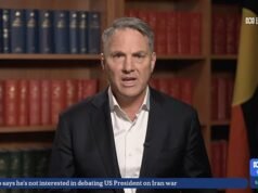 El gobierno albanés rompe el silencio sobre el “decepcionante” cierre del Estrecho de Ormuz, mientras Donald Trump se ve obligado a hacer una cosa AHORA