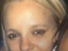 En la foto: Mujer de 47 años, presuntamente asesinada a puñaladas con un cuchillo de cocina por su propio HIJO en Lake Macquarie