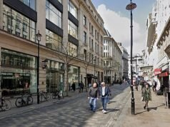 Un coche choca contra peatones en Soho, dejando a una mujer gravemente herida y a un hombre con lesiones que le cambiarán la vida, mientras la policía arresta a una mujer de 29 años por ‘intento de asesinato’