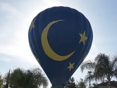 Propietarios de viviendas conmocionados cuando un globo aerostático de emergencia se estrella contra su jardín