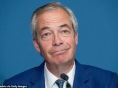 Se pregunta a Nigel Farage sobre su plan de ofrecer a los inmigrantes 1.000 libras esterlinas a cada uno y un billete de avión para salir de Gran Bretaña.