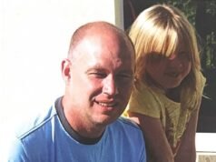 Un hombre de 35 años está acusado de asesinato y de no detenerse después de que el director de una escuela secundaria muriera en un accidente mientras andaba en bicicleta.