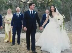 La novia de Texas regresó a EE. UU. en un vuelo de emergencia después de sufrir una enfermedad que “amenazó su vida” durante su luna de miel en Japón.