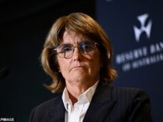 Los cuatro grandes bancos aumentan las tasas de interés a medida que aumenta la inflación, mientras se emite una preocupante advertencia navideña