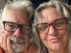 El marido cuya esposa desapareció de un barco en las Bahamas quiere el “beneficio de la duda” después de que un barman local dijera que su cronograma no cuadra