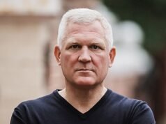 ¡No soy un Sugar Dad! Una divorciada que gastó 40.000 dólares en financiar a un glamoroso funcionario antiterrorista del DHS desenmascarado como director ejecutivo de software, rompe el silencio sobre su aventura