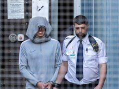 Estalla la furia sobre por qué el asesino migrante en una pequeña embarcación que huyó de Egipto antes de agredir sexualmente a una mujer inconsciente en la playa de Brighton se hospedaba en un hotel para solicitantes de asilo