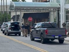 Un tirador activo en el patio de comidas de un centro comercial de Luisiana hiere al menos a seis