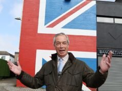 Farage está librando una ‘guerra’: el líder reformista le dice al Mail que enfrentará disturbios, protestas y huelgas para recortar la factura de asistencia social del Reino Unido