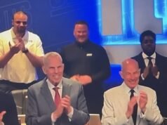 Los gigantes enfrentan preguntas cuando el controvertido presidente Steve Tisch fue visto en la sala de redacción del equipo… semanas después de haber sido nombrado en los archivos de Epstein