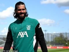 Arne Slot sugiere que Alisson podría dejar el Liverpool este verano, ya que el portero lesionado es el objetivo de la Juventus.