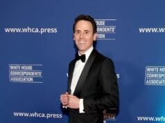 El mentalista Oz Pearlman revela lo que le mostró a Melania Trump en su libreta segundos antes de los disparos en la cena de corresponsales de la Casa Blanca.