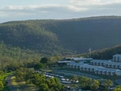 Un trabajador australiano de FIFO despedido por nadar desnudo gana un pago de 10.000 dólares