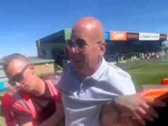 El club vegano Forest Green Rovers niega que un fan fuera expulsado del estadio por empujar el ‘tocino’ al suelo