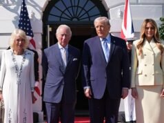 Trump y Melania saludan al rey Carlos y a la reina Camilla en la Casa Blanca mientras las preocupaciones de seguridad se ciernen sobre una reunión histórica