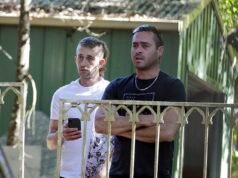 Incendio en la casa de Bowen Mountain: sus seres queridos devastados regresan a la escena después de que un incendio de terror matara a dos