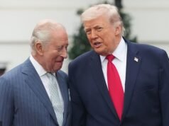 La alegre reacción de Donald Trump después de que el Daily Mail revelara que era primo del rey Carlos… mientras revelaba su sueño secreto en el Palacio de Buckingham.