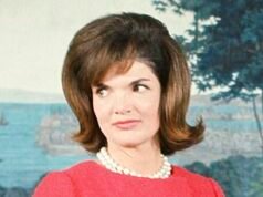 Melania Trump canaliza a Jackie O: la primera dama se inspira en el libro de vestimenta del difunto ícono de estilo de la Casa Blanca