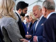 El alcalde socialista de Nueva York se reúne con el rey Carlos en la Gran Manzana horas después de sugerirle que DEVUELVA su joya de la corona más famosa a la India.